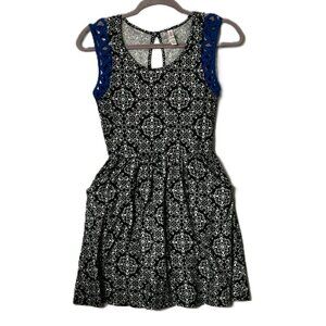 Cute Black and White Mini Dress With Blue Design Sleeves Size XSmall